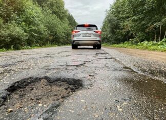 Михайло мішустін перейнявся поганими дорогами в регіонах