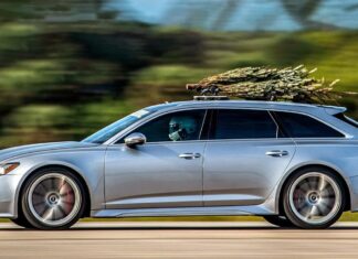 Відео: різдвяну ялину прокотили на даху 800-сильного audi rs6 avant