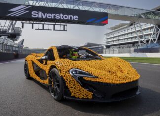 Лего-Гиперкар McLaren P1: Когда Детство Встречается с Формулой-1