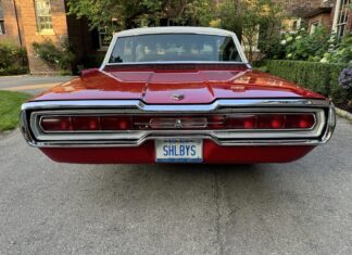 Шелковая мощь Кэрролла Шелби: Роскошный “Тандерберд” 1966 года на аукционе