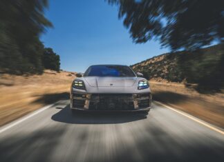Porsche Panamera Turbo S E-Hybrid 2025: Гибридный Шторм, Схвативший Электричество
