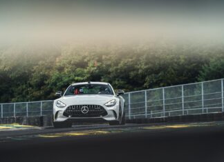 Mercedes-AMG GT63 2024: Танго сили і гравітації на блискавичному колі