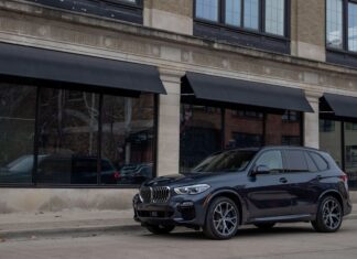 BMW X5 xDrive45e 2022: гібридний Хижак, готовий до еволюції