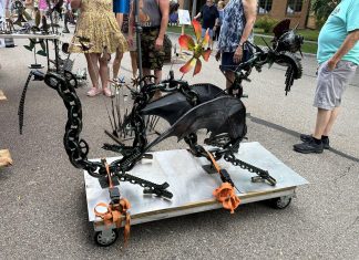 Скульптури з металобрухту: мистецтво народжується з відходів на фестивалі Scrapfest в Лансінгу