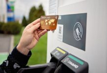 Налог на электромобили: водители требуют более доступной зарядки