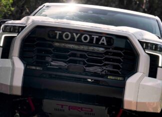 Toyota відкликає понад 127 000 автомобілів через можливі несправності двигунів