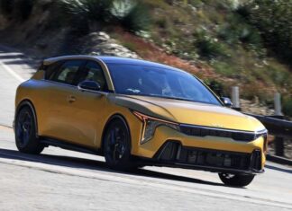 Kia K4 Хетчбек: витончена альтернатива гарячим хетчбекам