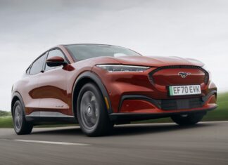 Як купити 350-сильний Ford Mustang за £16 тис