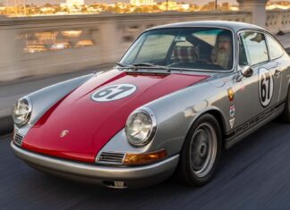 Магнус Волкер продає частину своєї колекції Porsche