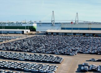 BMW лідирує по експорту автомобілів з США, підкреслюючи роль торгівлі у виробництві.