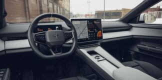 Polestar 4: Мінімалістичний інтер’єр електричної розкоші