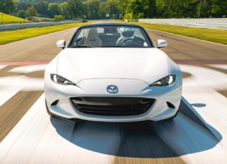 Mazda робить ставку на легкість у новому поколінні Miata