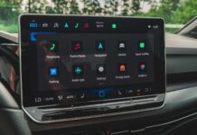 Volkswagen se po nespokojenosti zákazníků vrací k fyzickým tlačítkům