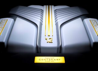 Rolls-Royce Віддає Пріоритет Попиту Клієнтів, Відкладаючи Повний Перехід на Електромобілі