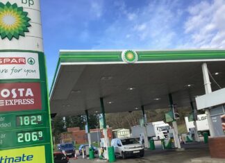 Ціни на пальне у Великій Британії: Чому ціни знову зростають