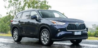 Toyota richiama 35.000 SUV Kluger per difetti di sicurezza dei sedili