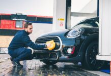 Автомобільна Деталізація: Чому Ретельна Очистка за 1500 Фунтів Може Виявитися Вигідніше Продажу Автомобіля