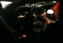 Глуха жінка отримала $1.2 мільйона компенсації після арешту за “непідкорення”