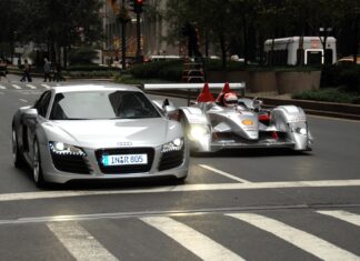 Занедбаний дизельний суперкар Audi: R8 V12 TDI