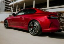 Современный Спортивный Автомобиль: Производительность Без Компромиссов