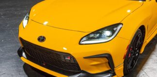 Toyota GR86: Спортивний автомобіль, що кидає виклик знецінення