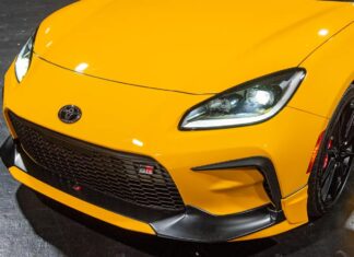 Toyota GR86: Спортивний автомобіль, що кидає виклик знецінення