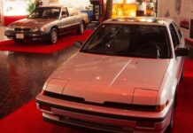 Nostalgia vs. Realitas: Perayaan Retro Acura di Tengah Antrean yang Menyusut