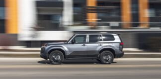 Lexus usiluje o hybridní budoucnost GX550 uprostřed rostoucích cen paliva