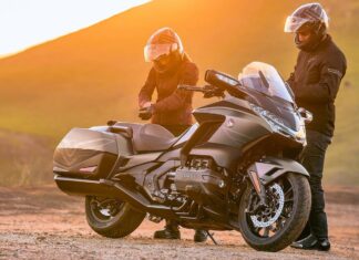 Идеальный спутник в дальних путешествиях: Почему Honda Gold Wing не имеет равных