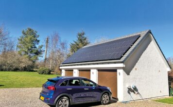 Перетворення будинку на міні-електростанцію: тестування синергії сонячної енергії та зарядки електромобілів