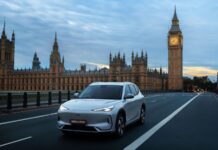 Стрибки цін на паливо стимулюють вибухове зростання експорту китайських електромобілів