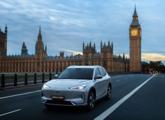 Стрибки цін на паливо стимулюють вибухове зростання експорту китайських електромобілів