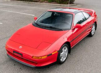 Toyota MR2: Как средний мотор сделал драйверскую экзотику нормой