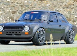 Новий MST Mk1 Evo перетворює оригінальний Ford Escort на ралійного монстра