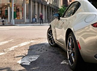 Чому розумні ентузіасти пропускають Porsche та купують Miata