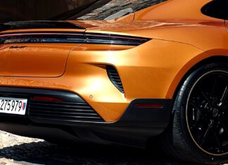 Один чоловік купив чотири Porsche Taycan, а четвертий зробив унікальним