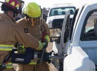 Як працюють гідравлічні рятувальні інструменти Jaws of Life