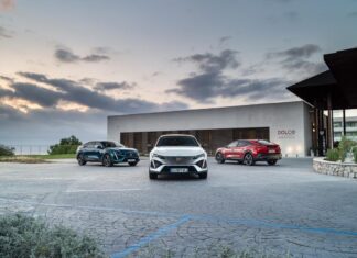 Огляд Peugeot e-408: Збільшена батарея та більша потужність, ніж у e-308